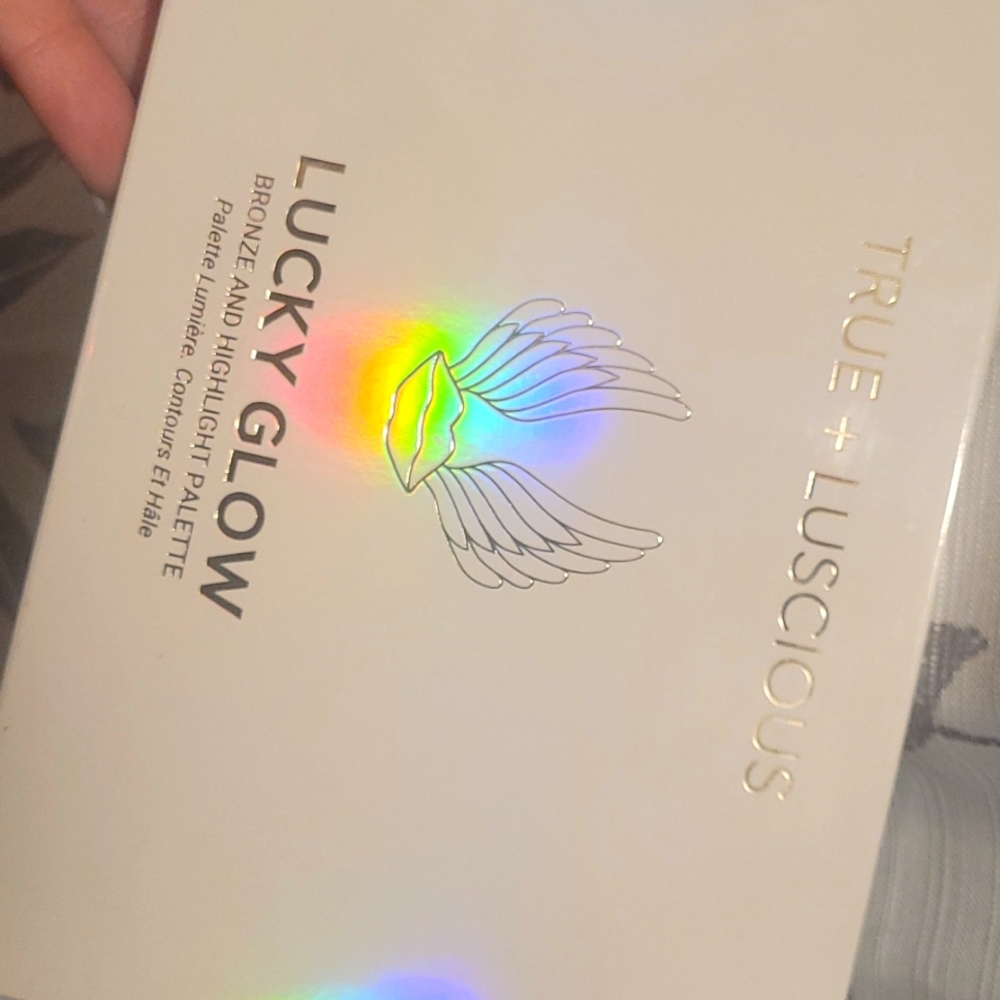 True + luscious highlight pallette